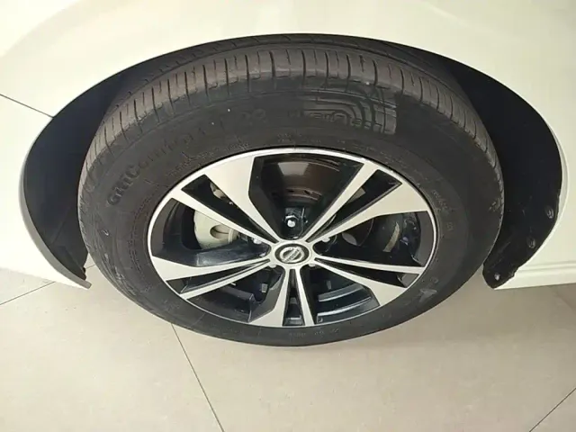 Nissan Sylphy — Фото автомобиля 22