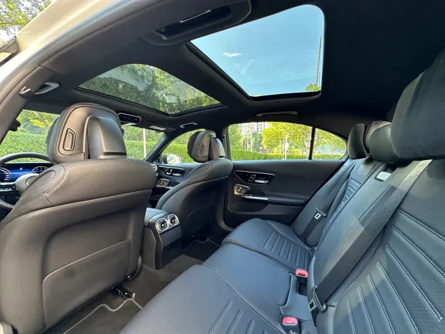 Mercedes-Benz C-Class — Фото автомобиля 9