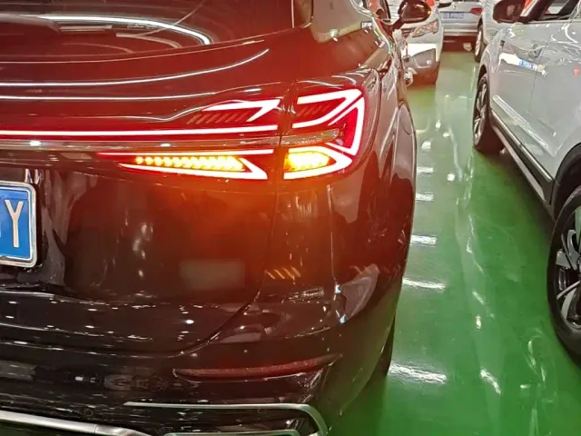 Hongqi HS5 — Фото автомобиля 7