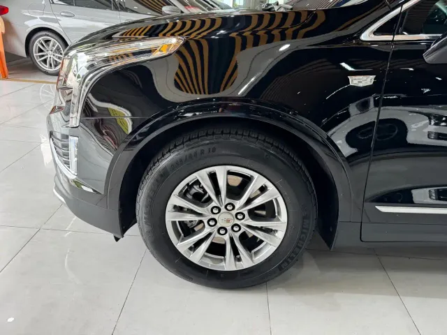 Cadillac XT5 — Фото автомобиля 11