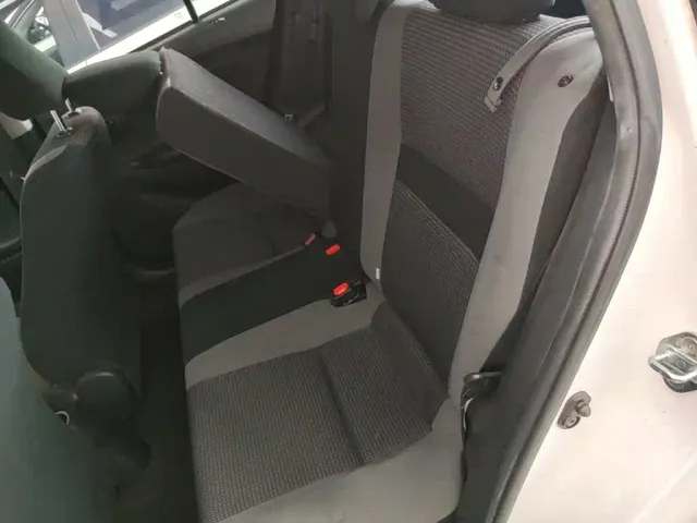 Toyota Vios FS — Фото автомобиля 16