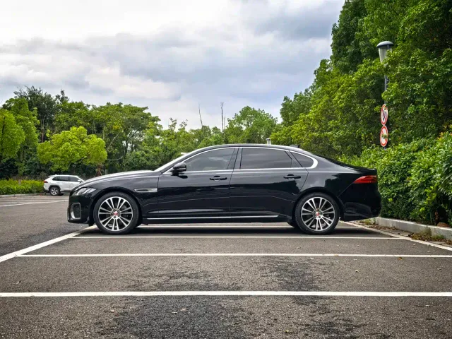 Jaguar XFL — Фото автомобиля 5
