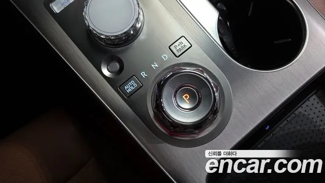 Genesis GV70 — Фото автомобиля 12
