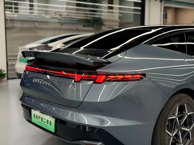 Lynk & Co Z10 — Фото автомобиля 19