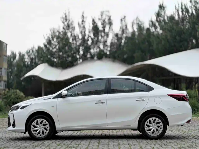 Toyota Vios — Фото автомобиля 4