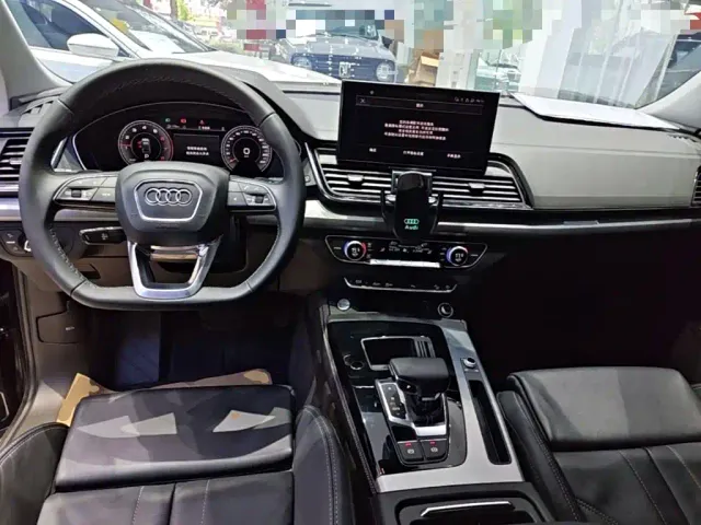 Audi Q5L — Фото автомобиля 9