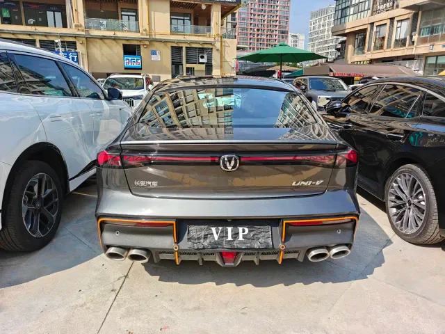 Changan UNI-V — Фото автомобиля 16