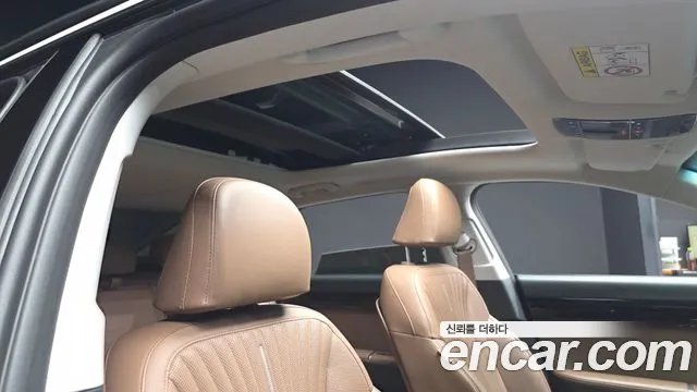 Hyundai Grandeur Grandeur (GN7) 2.5 Бензин 2WD — Фото автомобиля 16