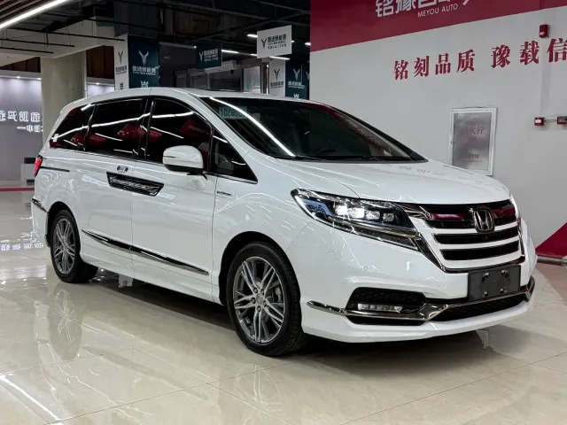 Honda Elysion — Фото автомобиля 3