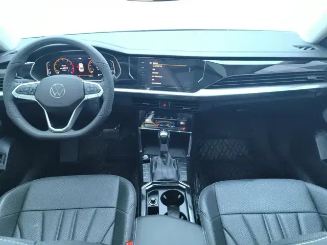 Volkswagen Passat — Фото автомобиля 12