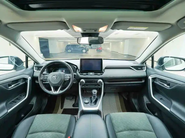 Toyota RAV4 — Фото автомобиля 17