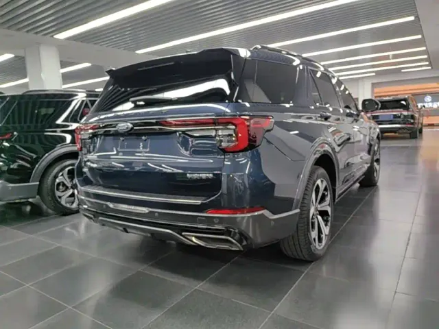 Ford Explorer — Фото автомобиля 6