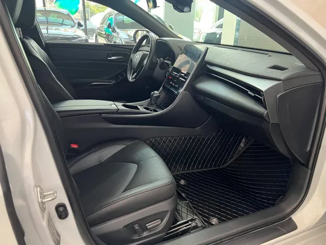 Toyota Avalon — Фото автомобиля 7
