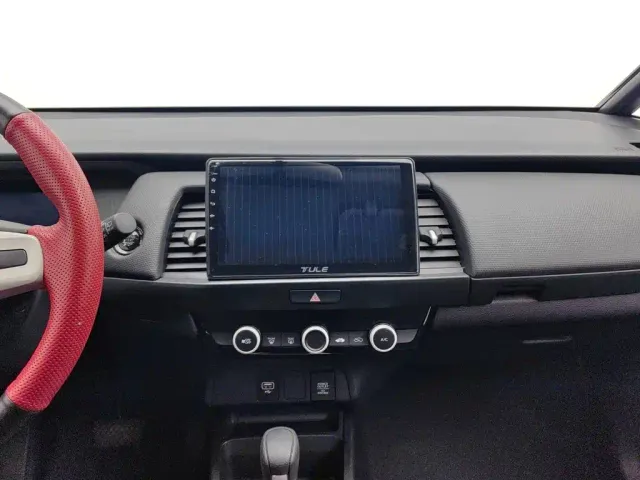 Honda Fit — Фото автомобиля 12