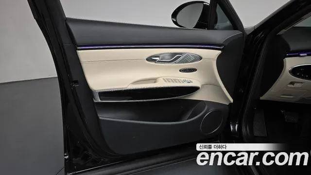 Genesis GV70 — Фото автомобиля 23