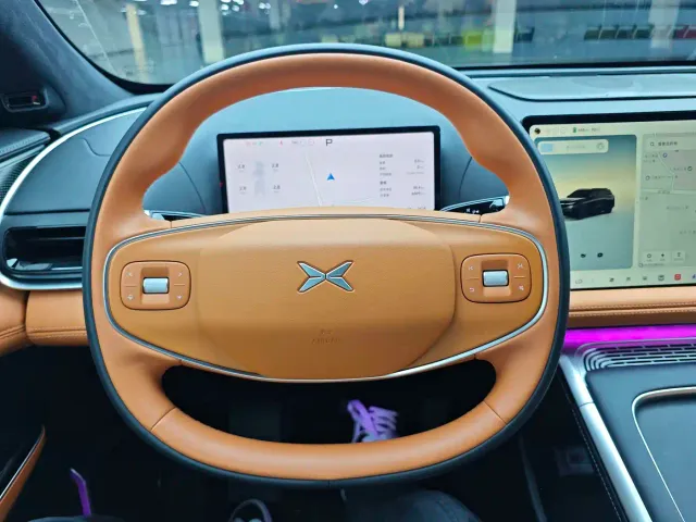 Xpeng G9 — Фото автомобиля 10