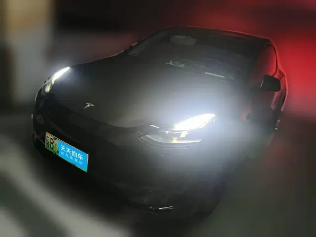 Фотография автомобиля — Tesla Model Y