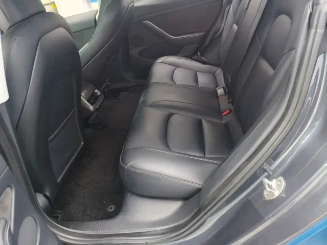 Tesla Model 3 — Фото автомобиля 7