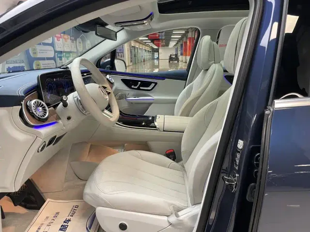 Mercedes-Benz EQE SUV — Фото автомобиля 8