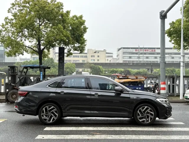 Volkswagen Sagitar — Фото автомобиля 4