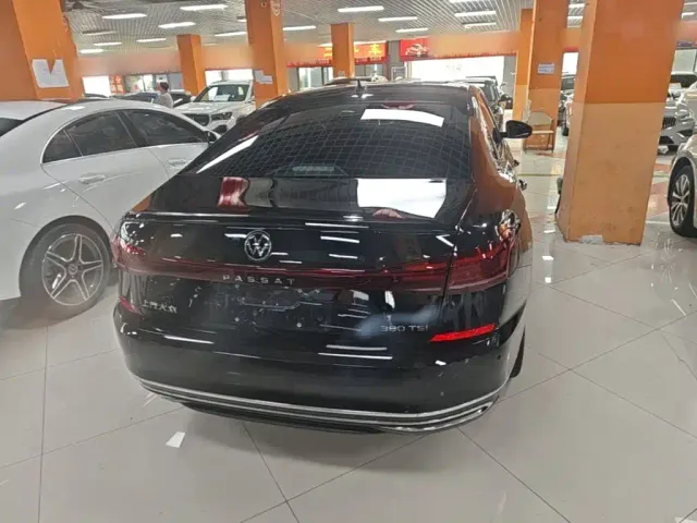 Volkswagen Passat — Фото автомобиля 5