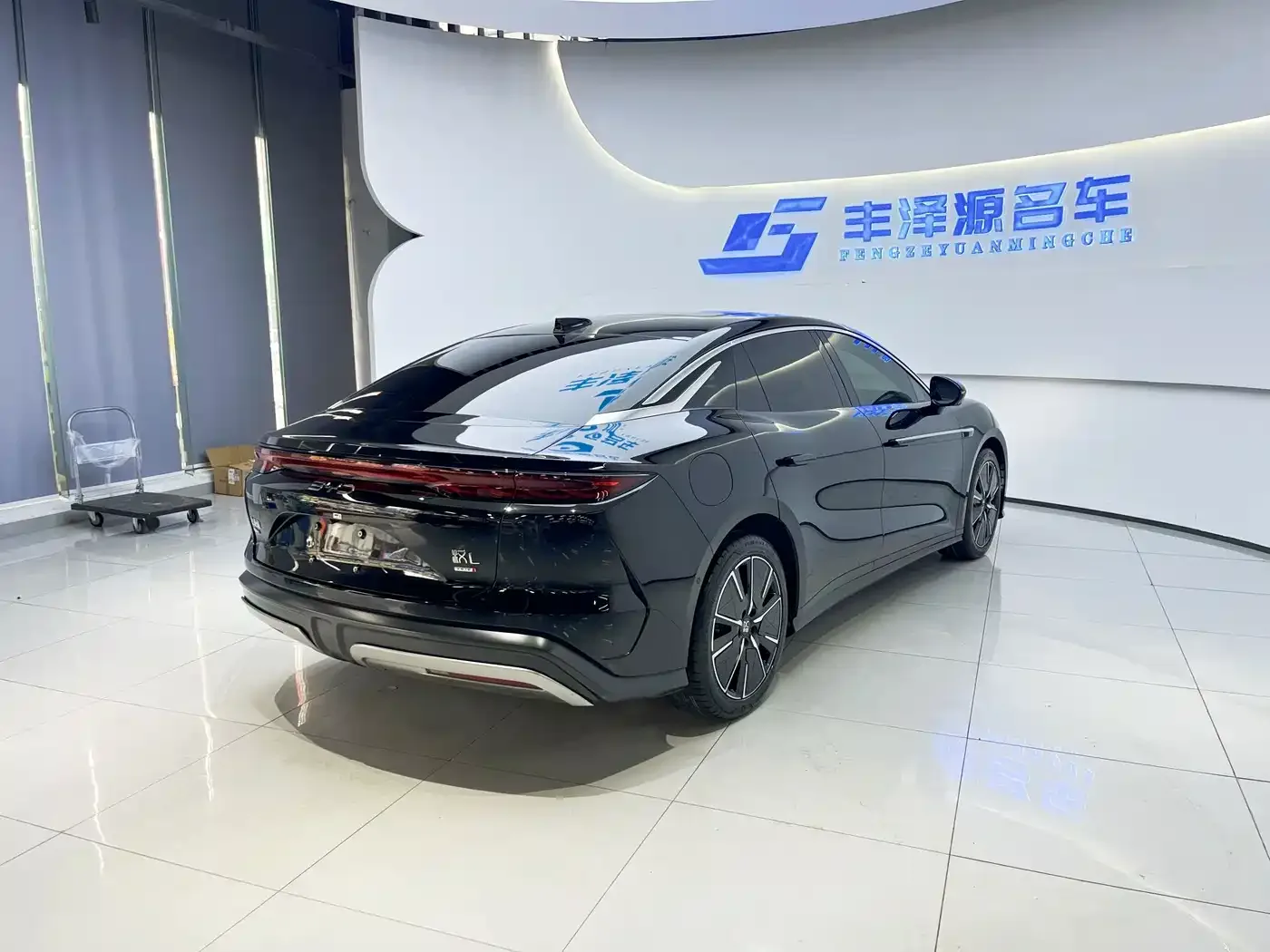 BYD Han L 2025 DM-i 200KM LiDAR Flagship — Фото автомобиля 4
