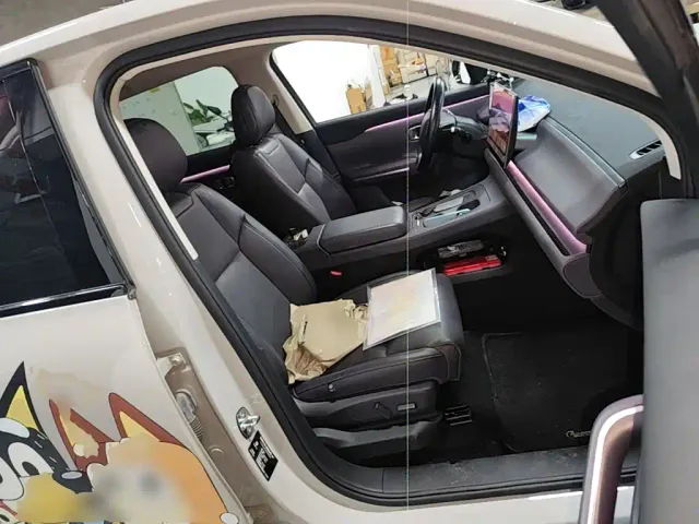 Leapmotor C10 — Фото автомобиля 24