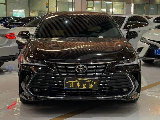 Toyota Avalon — Фото автомобиля 2