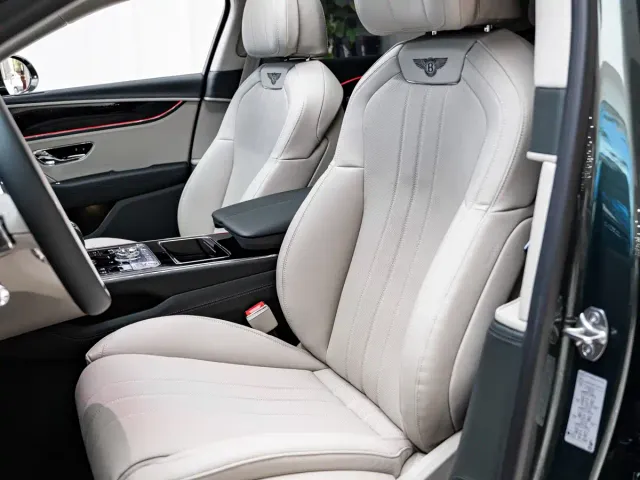 Bentley Flying Spur — Фото автомобиля 13