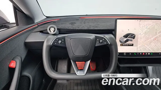 Tesla Model 3 — Фото автомобиля 12