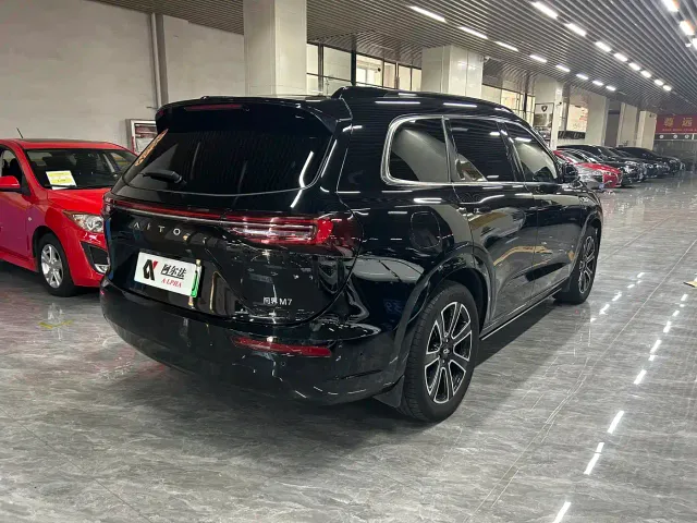 Aito M7 — Фото автомобиля 4