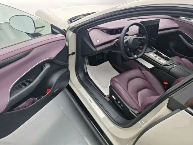 Xiaomi SU7 — Фото автомобиля 15