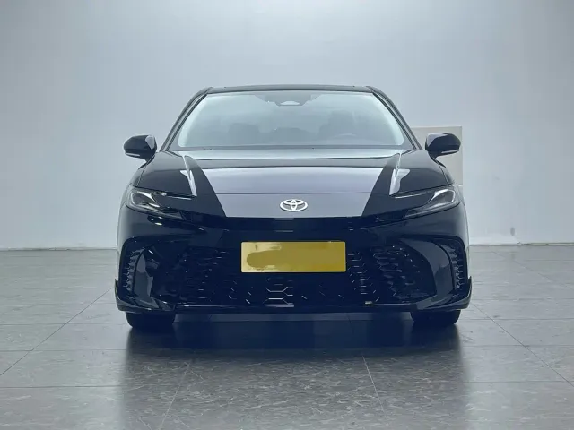 Toyota Camry — Фото автомобиля 2