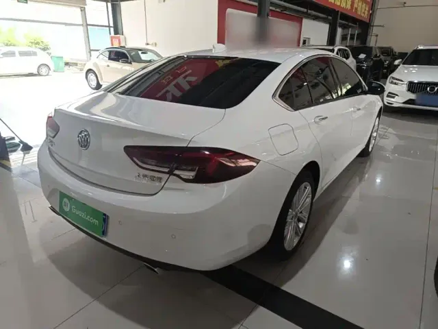 Buick Regal — Фото автомобиля 6