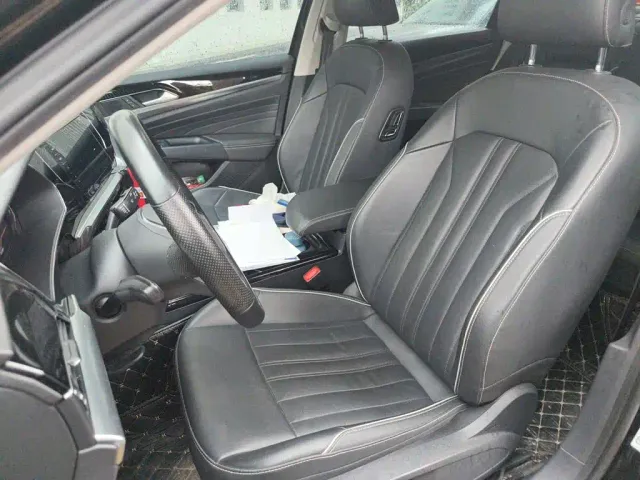 Volkswagen Passat — Фото автомобиля 7
