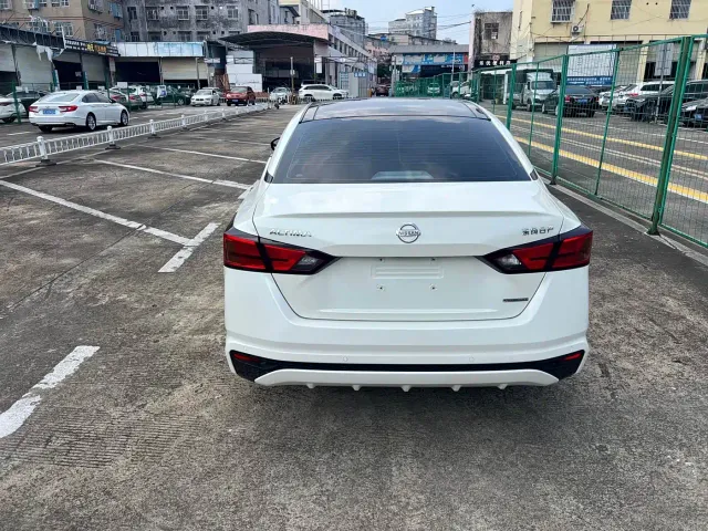 Nissan Teana — Фото автомобиля 14