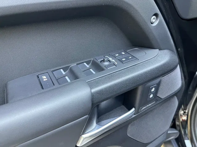 Land Rover Defender — Фото автомобиля 15