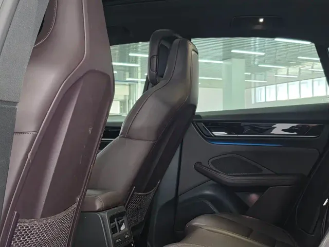 Porsche Macan EV — Фото автомобиля 9
