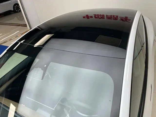 Tesla Model 3 — Фото автомобиля 5