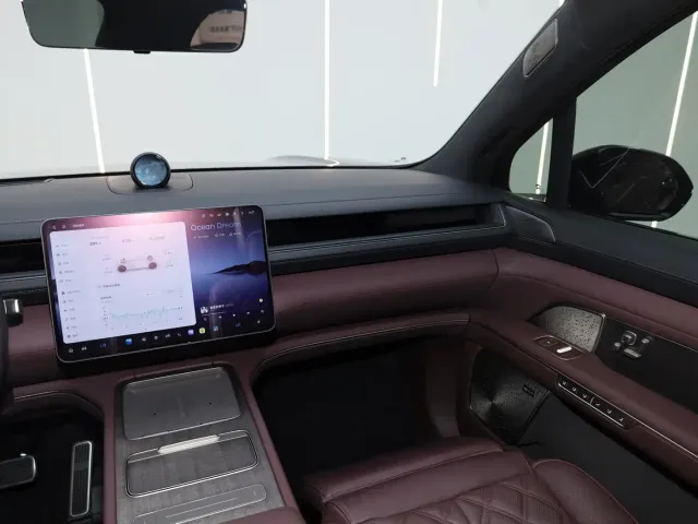 Nio ES8 — Фото автомобиля 13