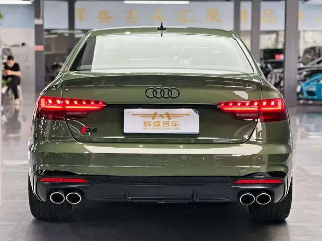 Audi S4 — Фото автомобиля 9