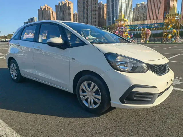 Honda Fit — Фото автомобиля 2