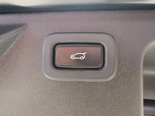 Land Rover Discovery Sport — Фото автомобиля 15