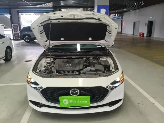 Mazda Axela — Фото автомобиля 19