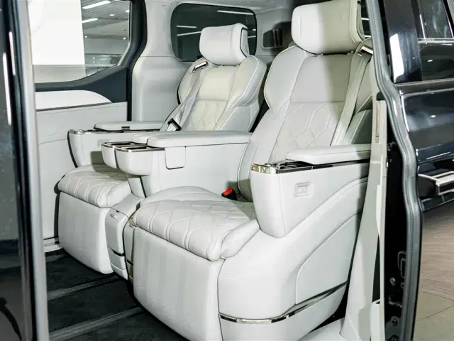Volvo EM90 — Фото автомобиля 20