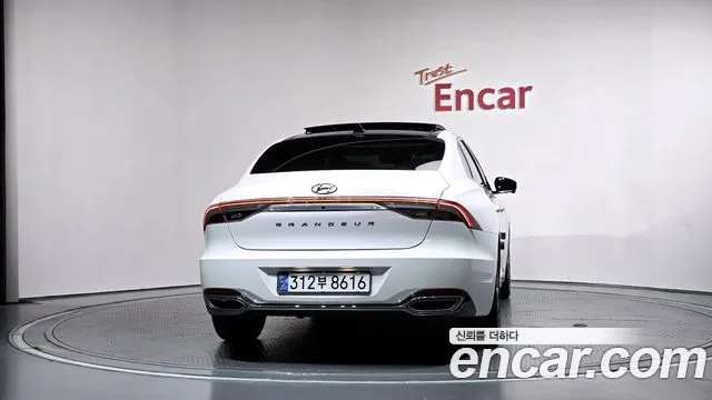 Hyundai Grandeur New — Фото автомобиля 4