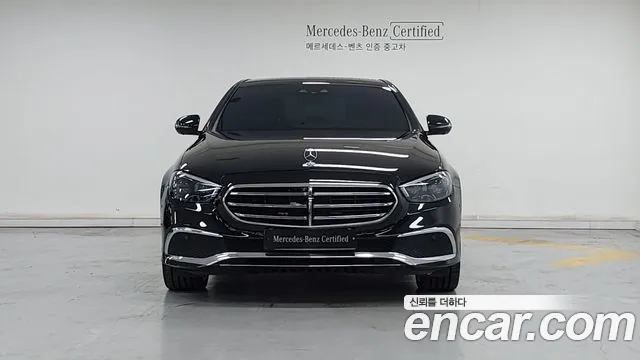 Mercedes-Benz E-Class — Фото автомобиля 3