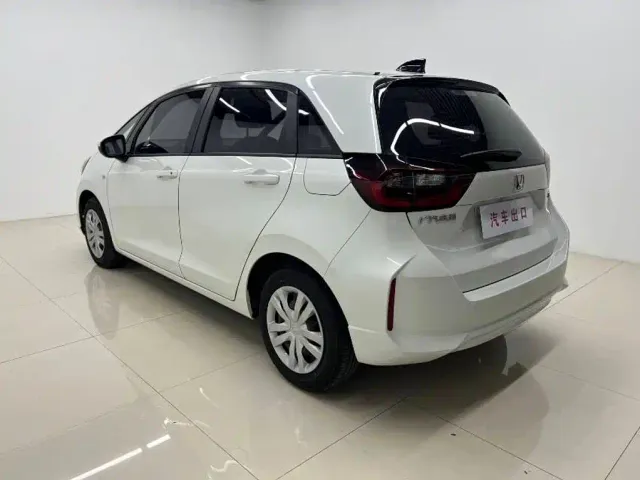 Honda Fit — Фото автомобиля 5