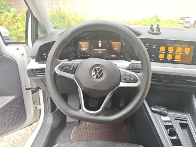 Volkswagen Golf — Фото автомобиля 2