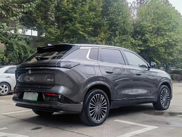 Dongfeng Aeolus L8 — Фото автомобиля 7